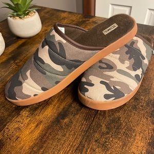 Tom’s Harbor Slipper